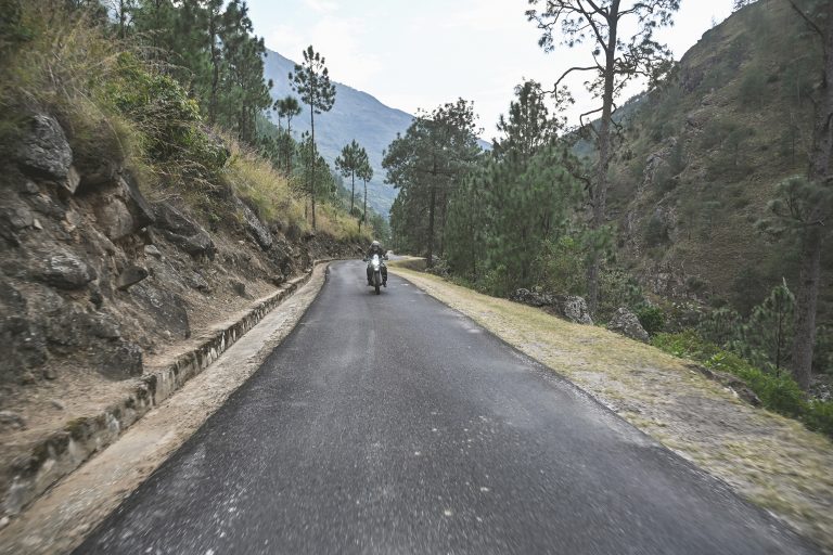 The true character of the Himalayan 450 reveals itself over time — in the long days where comfort matters as much as capability, and in the quiet moments between destinations.